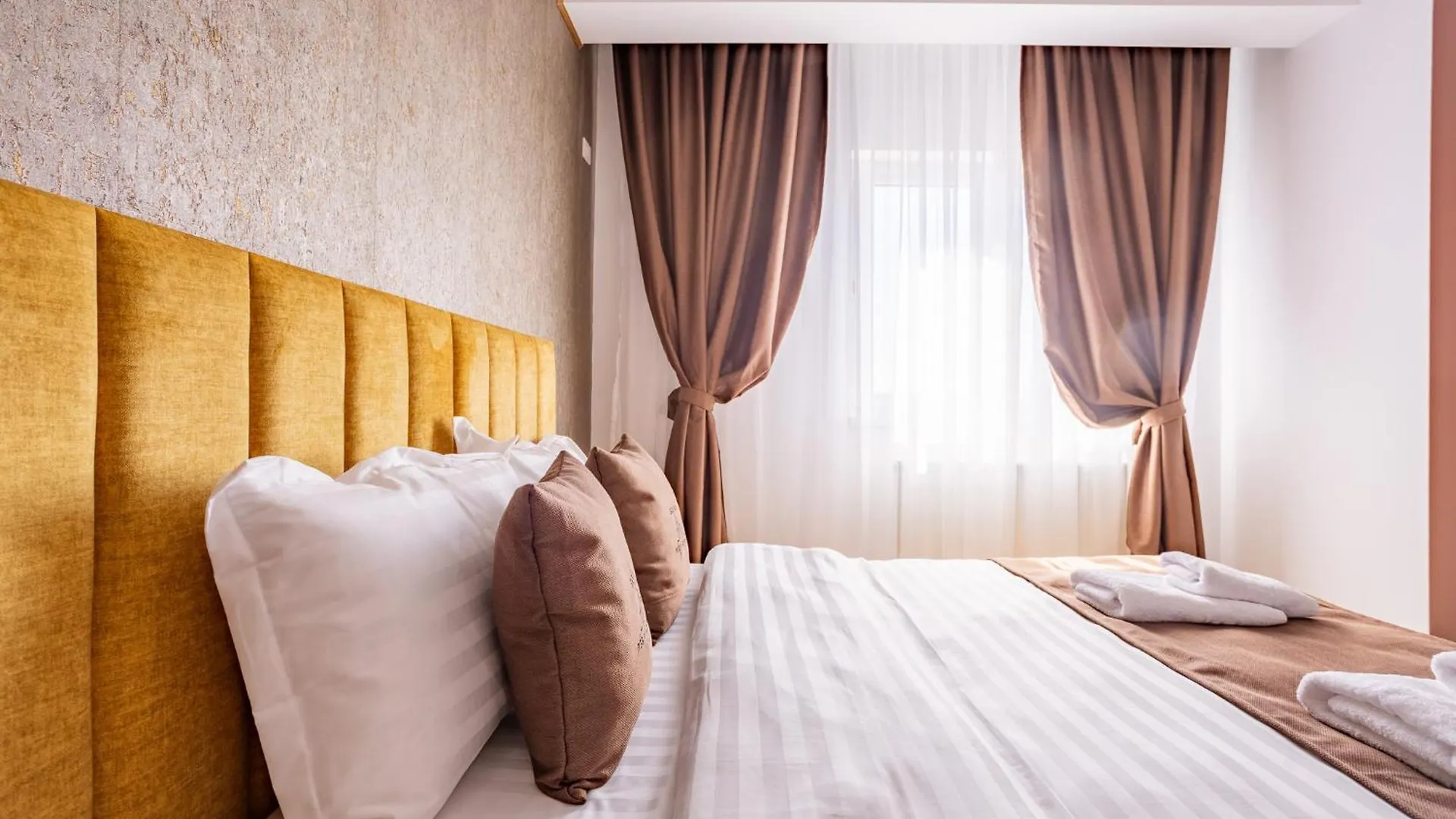 Luxury Sabina 35 Apartment Bucharest